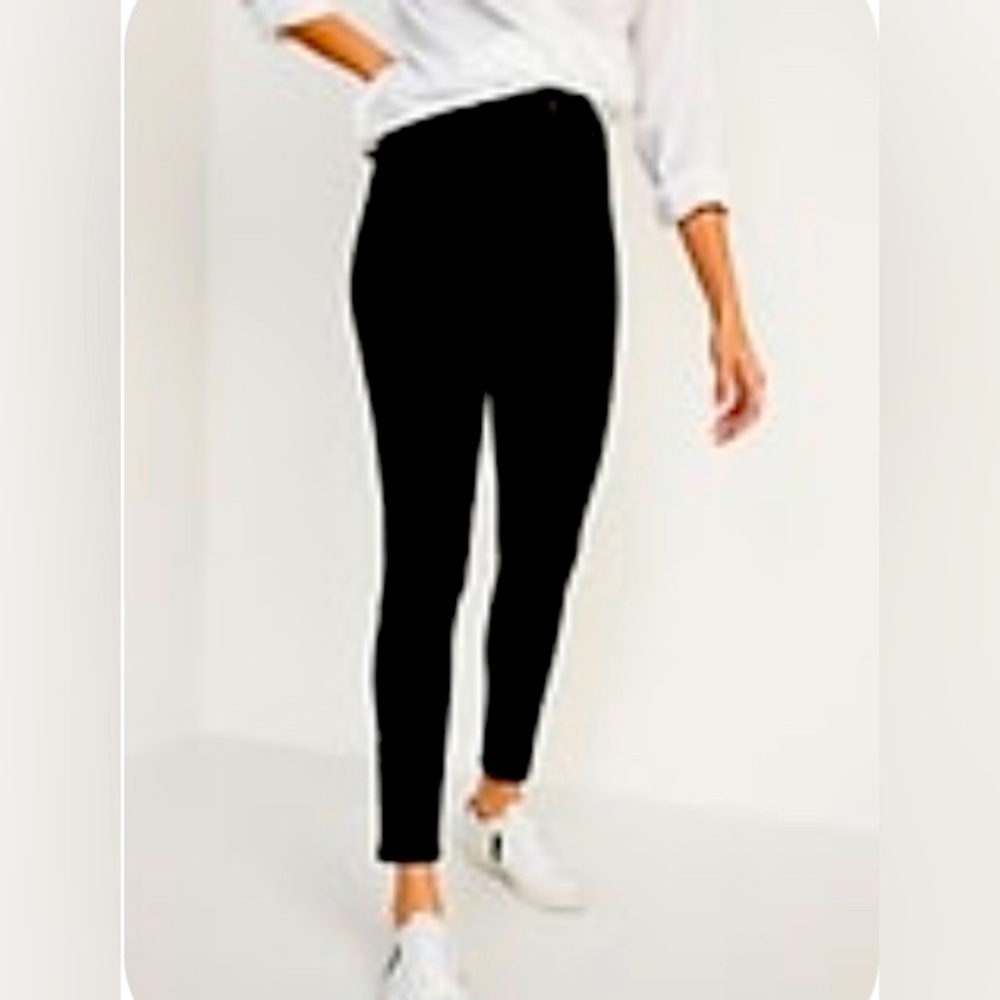 Old NavyNWT Fits you 3-sizes-in-1 Extra High-Waisted Rockstar Super Skinny Jeans